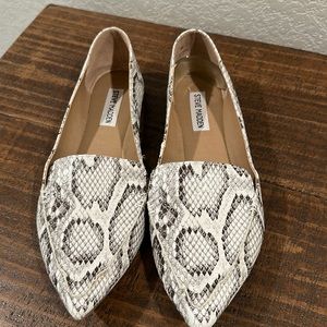 Steve Madden snake print flats